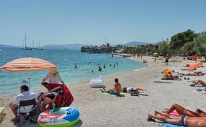 Beach nearby - Apartment Gordana (Kastela)