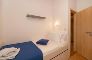 House | Iron/ironing board, free WiFi - House Kristiana (Supetar)