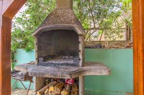 BBQ/picnic Area - Apartment Zvone (Dugi Rat)