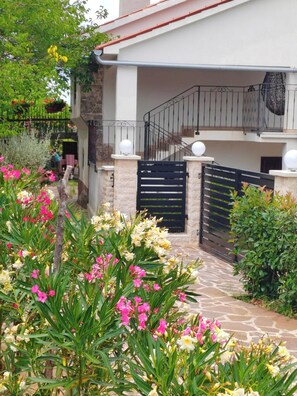 Property grounds - House Josip (Labin)