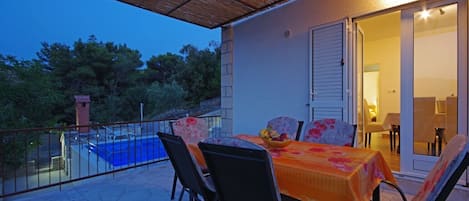 House | Terrace/patio