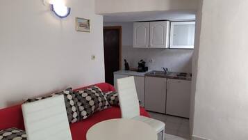 Studio (A2) | Living room