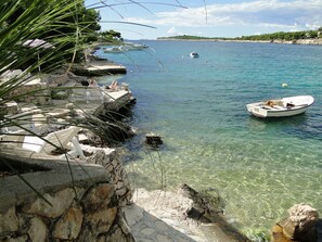 Beach nearby - Apartments Roko (Primosten)