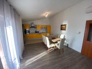 Apartment (A4) | Private kitchen - Apartments Miroslava (Okrug)
