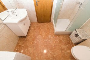 Apartemen (A2) | Kamar mandi | Shower