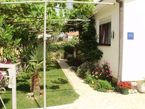Garden - Apartment Ani (Rab)