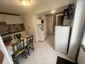 Apartment (A2) | Private kitchen - Apartment Ani (Rab)