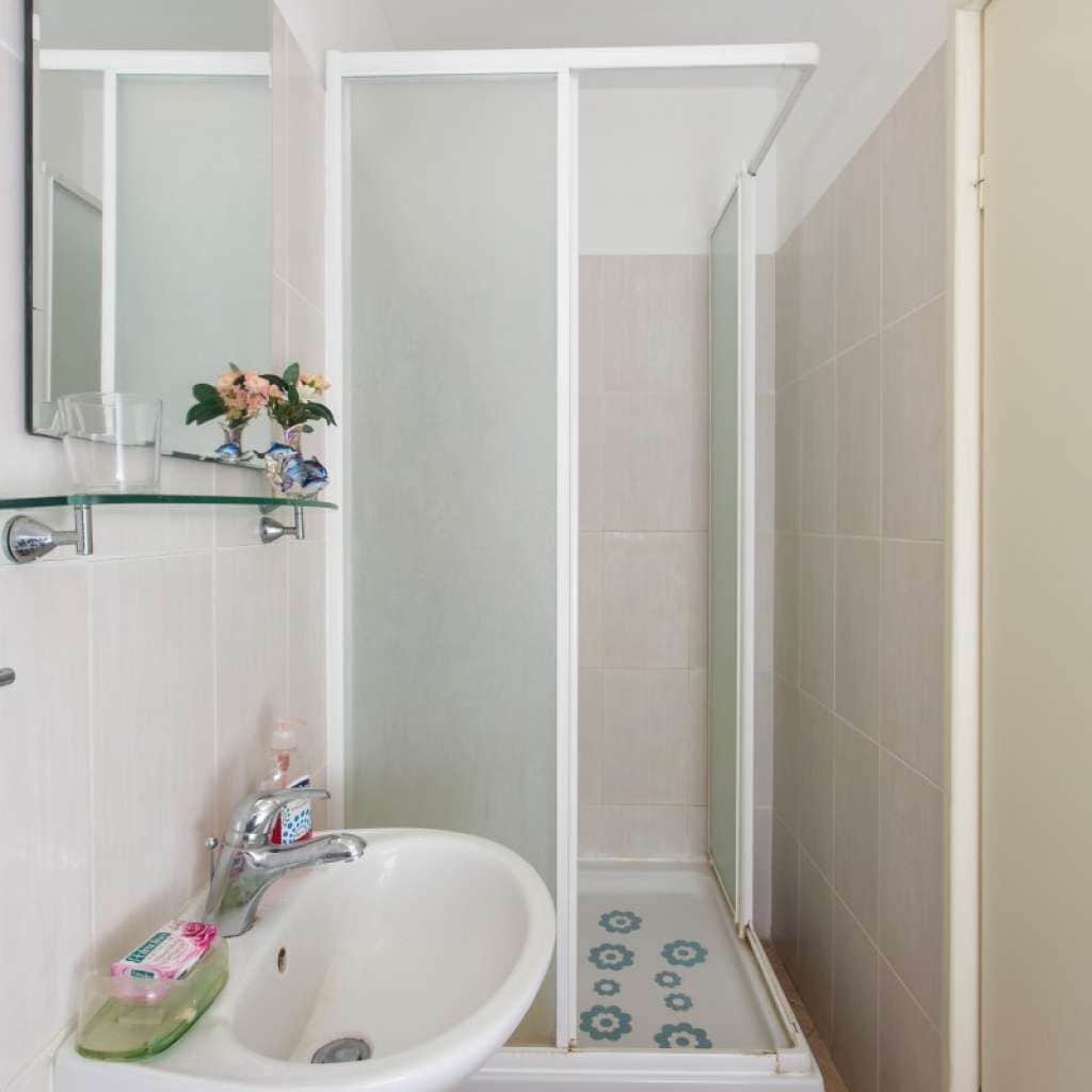 Appartement (A1) | Badkamer | Een douche