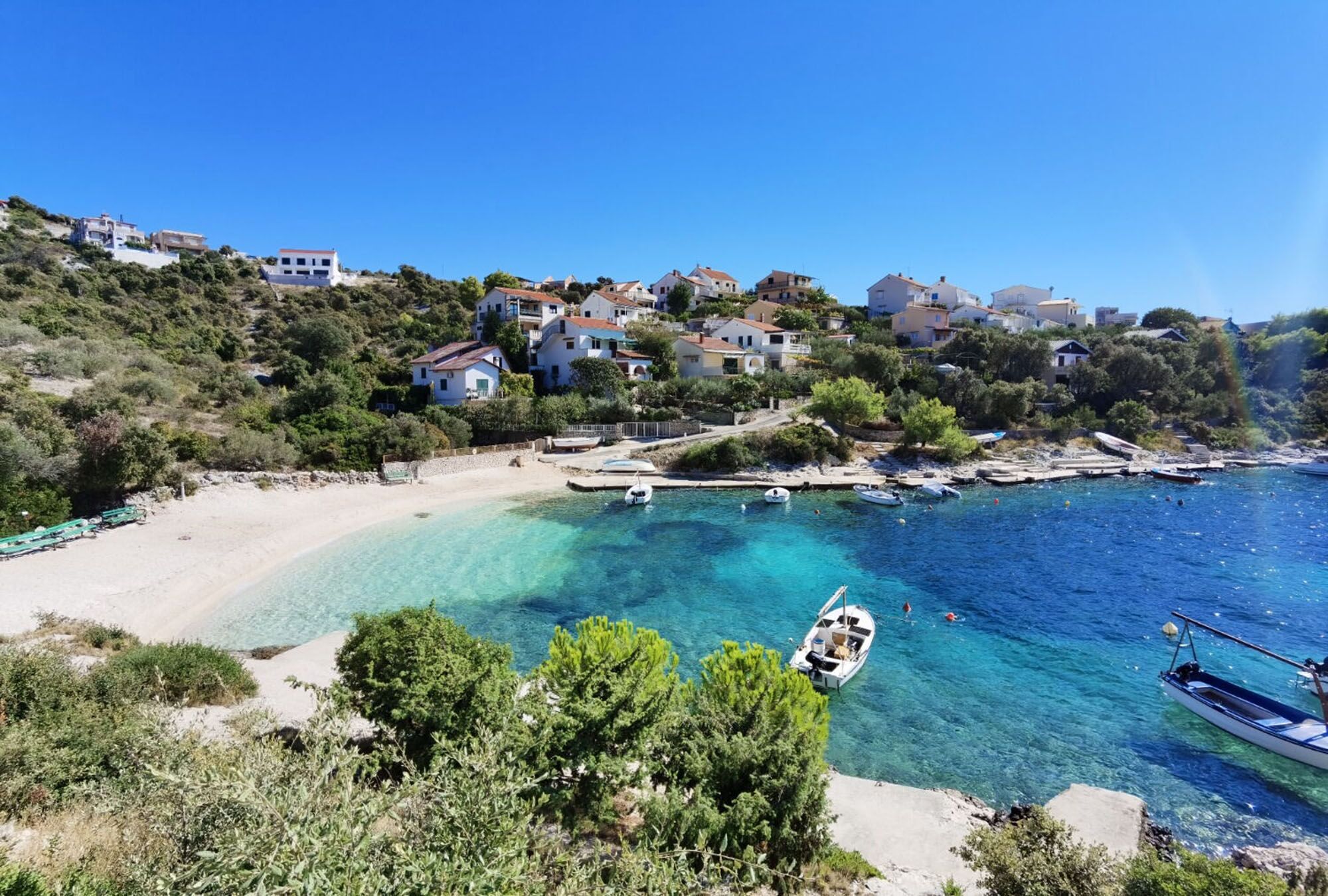 Una spiaggia nelle vicinanze