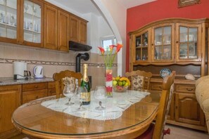 Apartment (A2) | Speisen