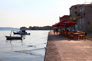 Beach - Apartment Lidia (Kastela)