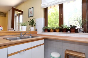 Apartment (A1) | Private kitchen - Apartment Lidia (Kastela)