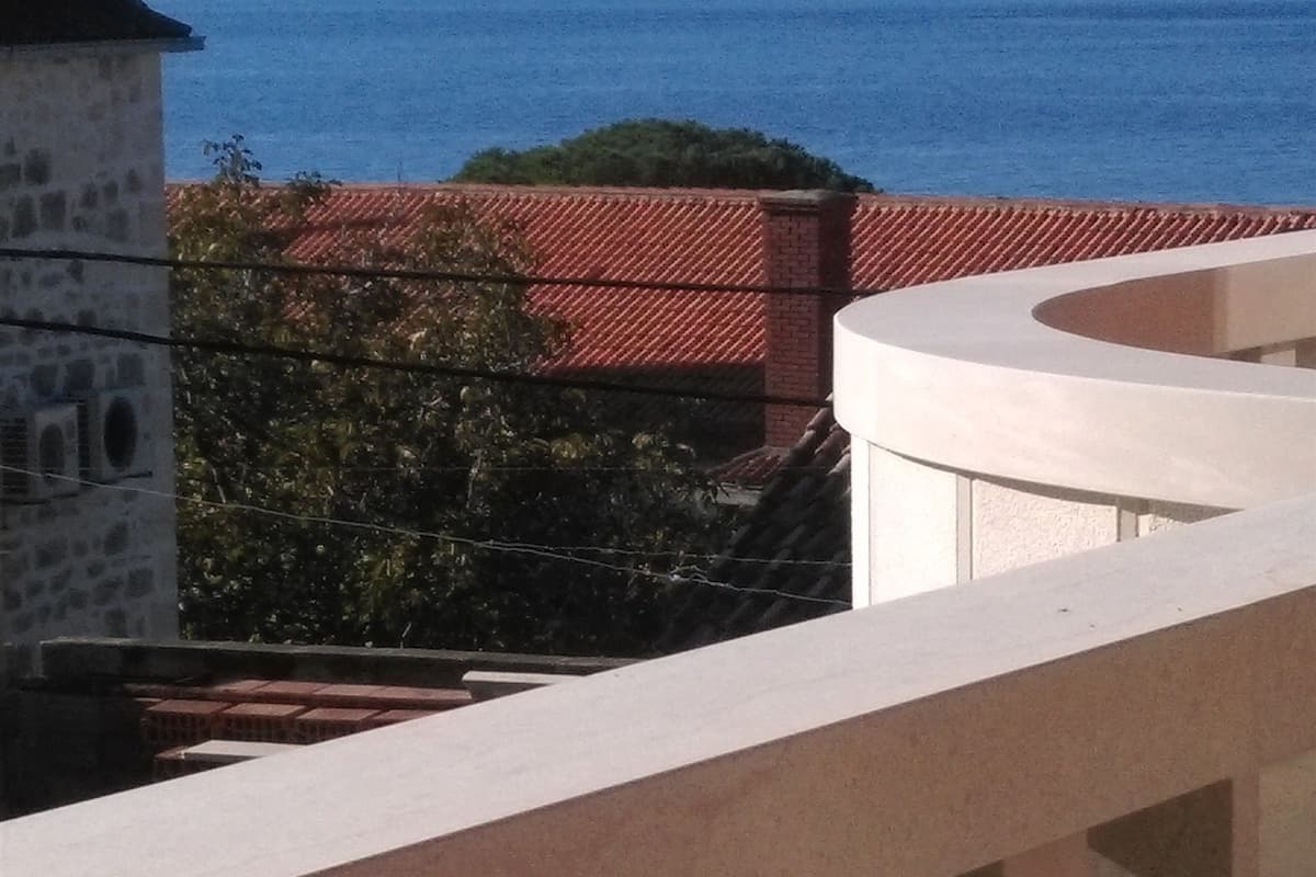 Room (S3) | Terrace/patio