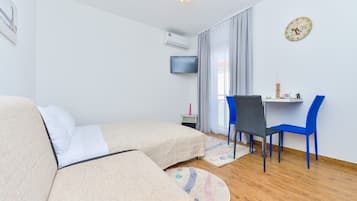 Studio (A2) | Living room