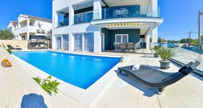 Apartments Sunny by the Sea