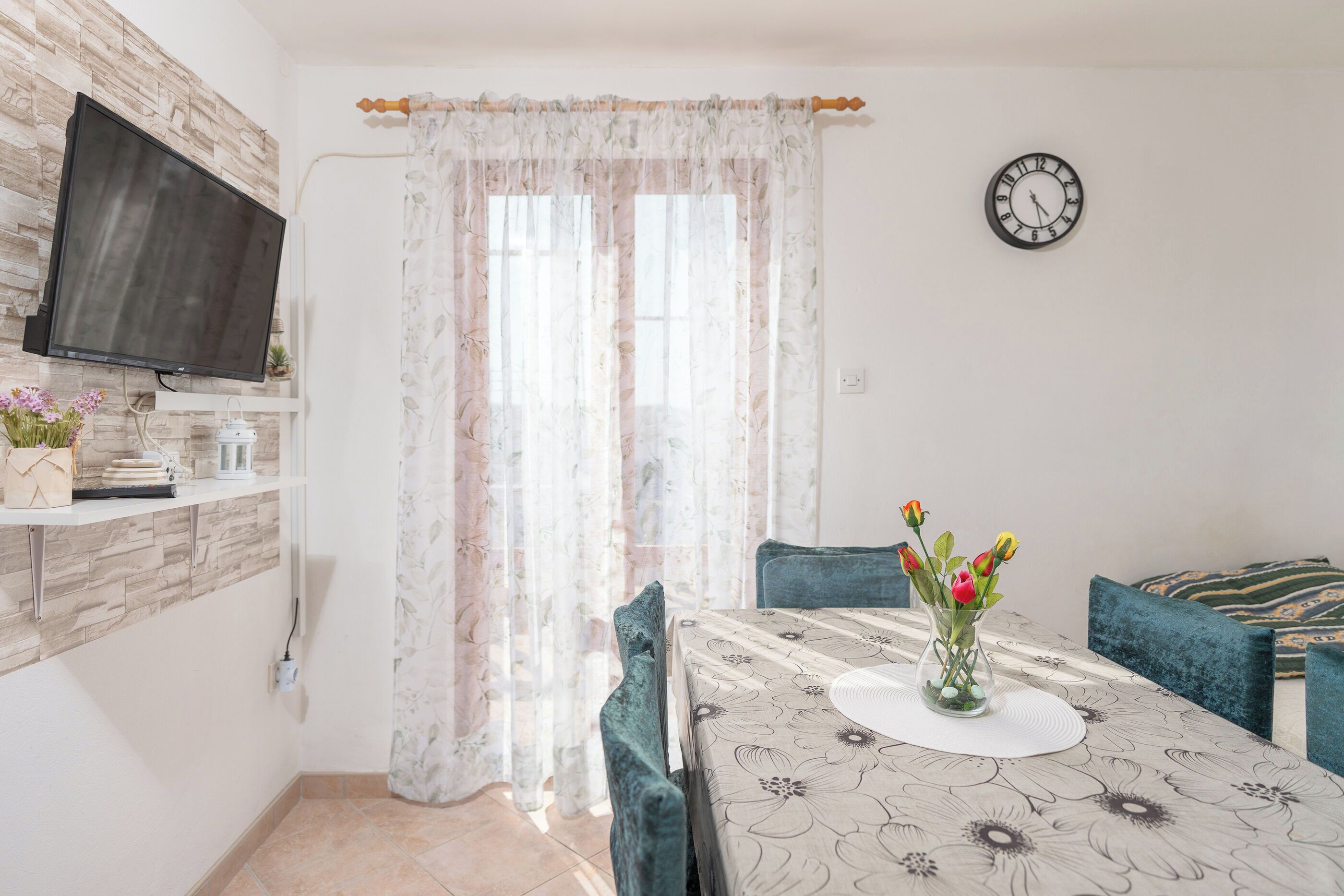 Apartment (A2) | Dining