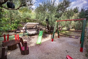 Children’s area - Apartment Damir (Tucepi)
