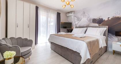 House Luxury Villa With Pool