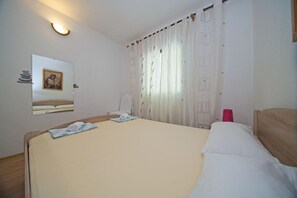 Apartment (A1) | Iron/ironing board, free WiFi - Apartment Pavlo (Postira)