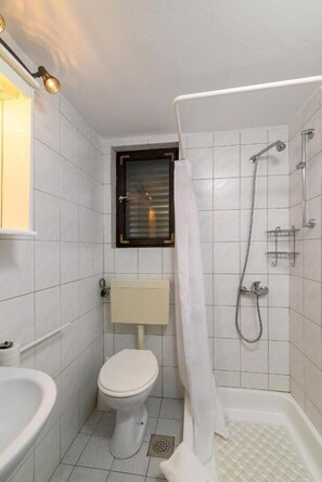 Studio (A1) | Bathroom | Shower - Apartments Katrina (Marcana)