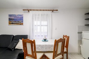 Estudio (A1) | Restaurantes