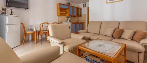 Apartment (A2) | Living room