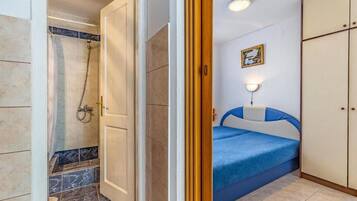 Apartment (A2) | Hallway