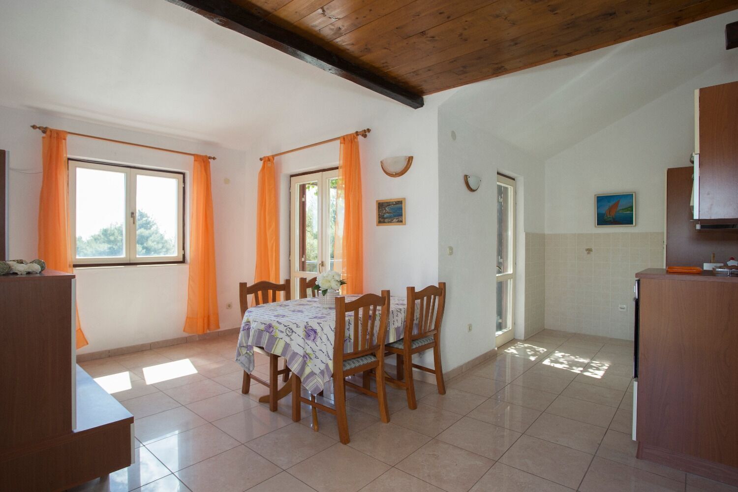 Apartment (A2) | Dining