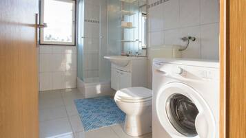Apartment (A2) | Bathroom | Shower