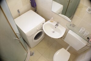 Apartment (A1) | Bathroom