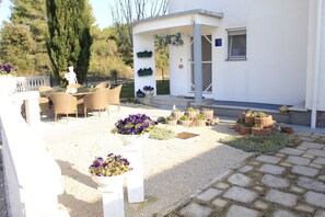 Apartment (A2) | Outdoor dining