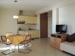 Apartment (A1) | Private kitchen - Apartments Lada (Baska Voda)
