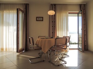 Apartment (A1) | Dining - Apartments Lada (Baska Voda)