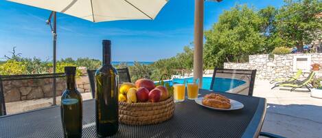 House | Terrace/patio