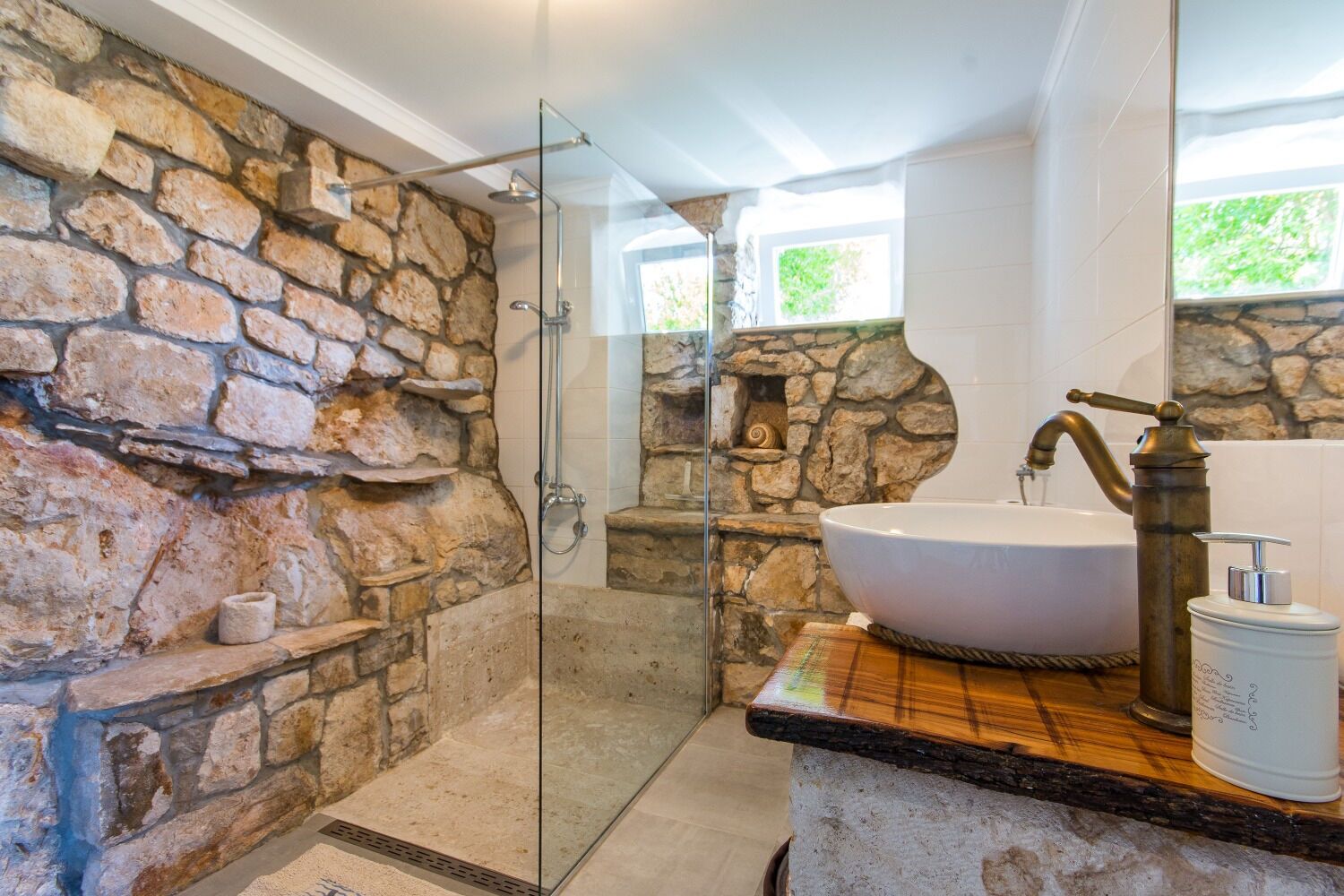 House | Bathroom