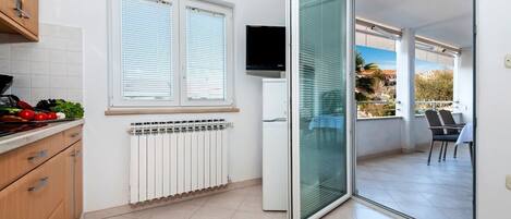 Apartment (A1) | Eigene Küche | Kühlschrank, Mikrowelle, Herdplatte, Espressomaschine