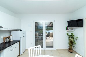 House | Private kitchen | Fridge, stovetop, cookware/dishes/utensils, freezer - House Vers (Vela Luka)