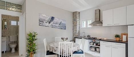 House | Private kitchen | Fridge, stovetop, cookware/dishes/utensils, freezer