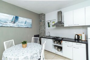 Casa | Cucina privata | Frigorifero, piano cottura, pentole/stoviglie/utensili, freezer