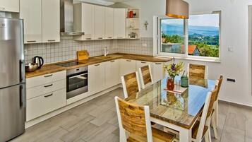 House | Private kitchen