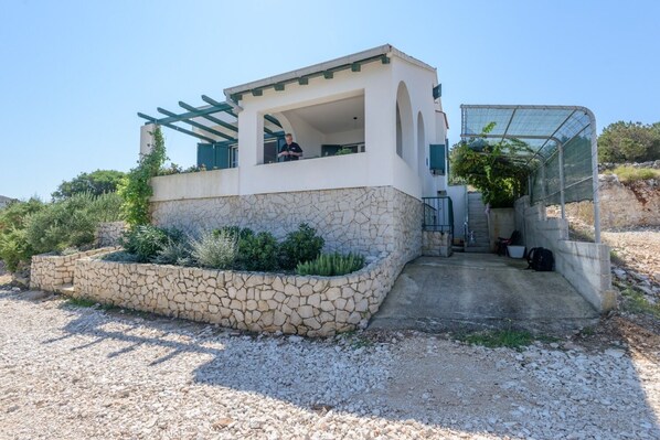 Building design - House Mirta (Sali)