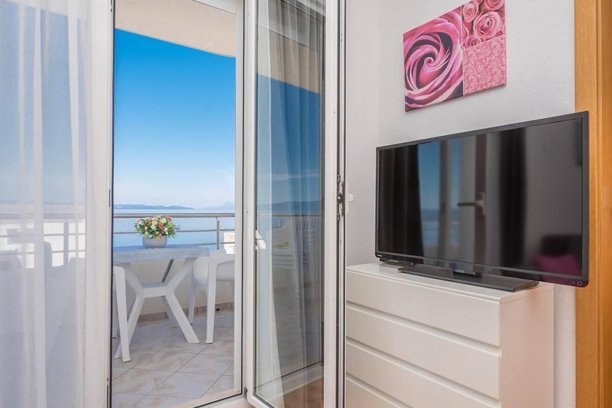 Căn hộ (A1) | Ban công