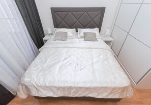 Apartment (A4) | Iron/ironing board, free WiFi - Apartments Ivi (Podgora)