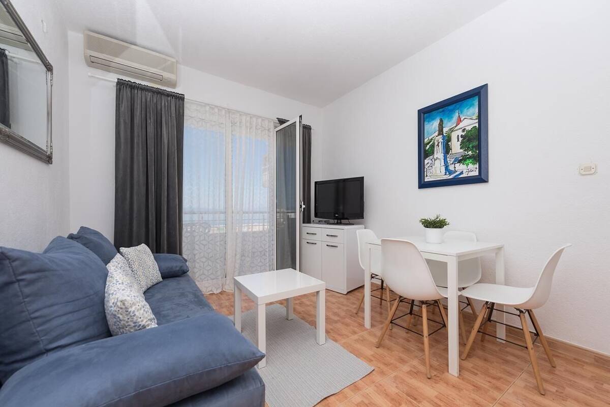 Căn hộ (A2) | Phòng khách