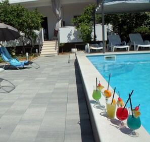 Kolam renang outdoor