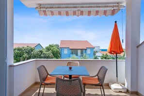 Terrace/patio - Apartment Uga2 (Kolan)