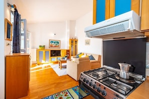 Apartment (A3) | Private kitchen | Fridge, microwave, oven, stovetop - Apartments Bari (Kolan)