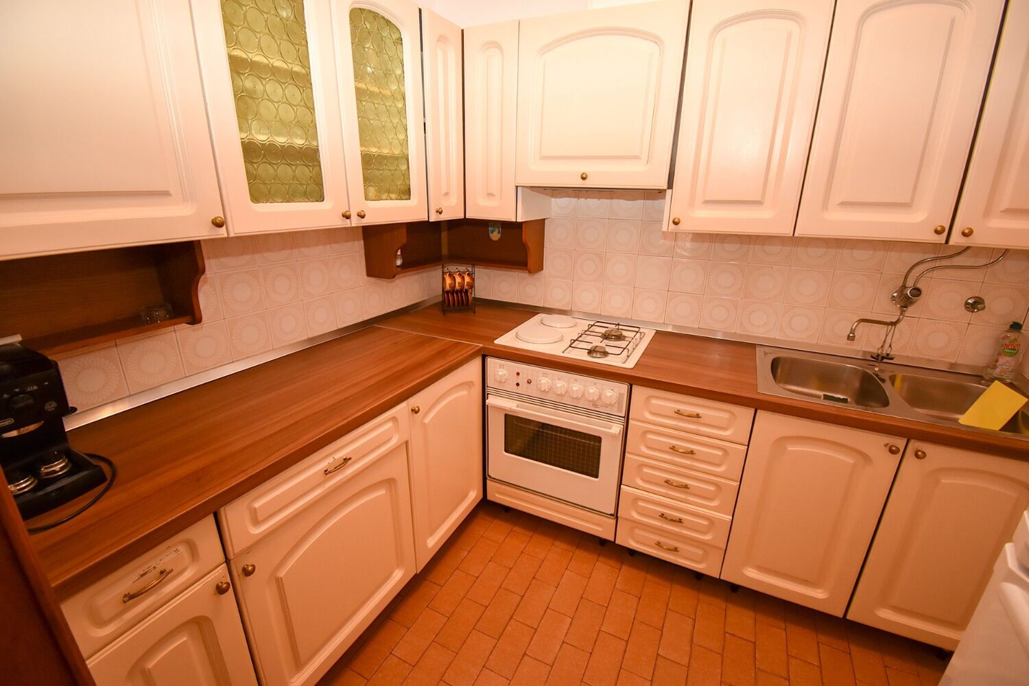 Apartment (A2) | Private kitchen | Electric kettle