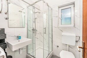 Apartment (A2) | Bathroom
