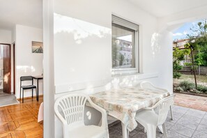 Apartment (A1) | Dining